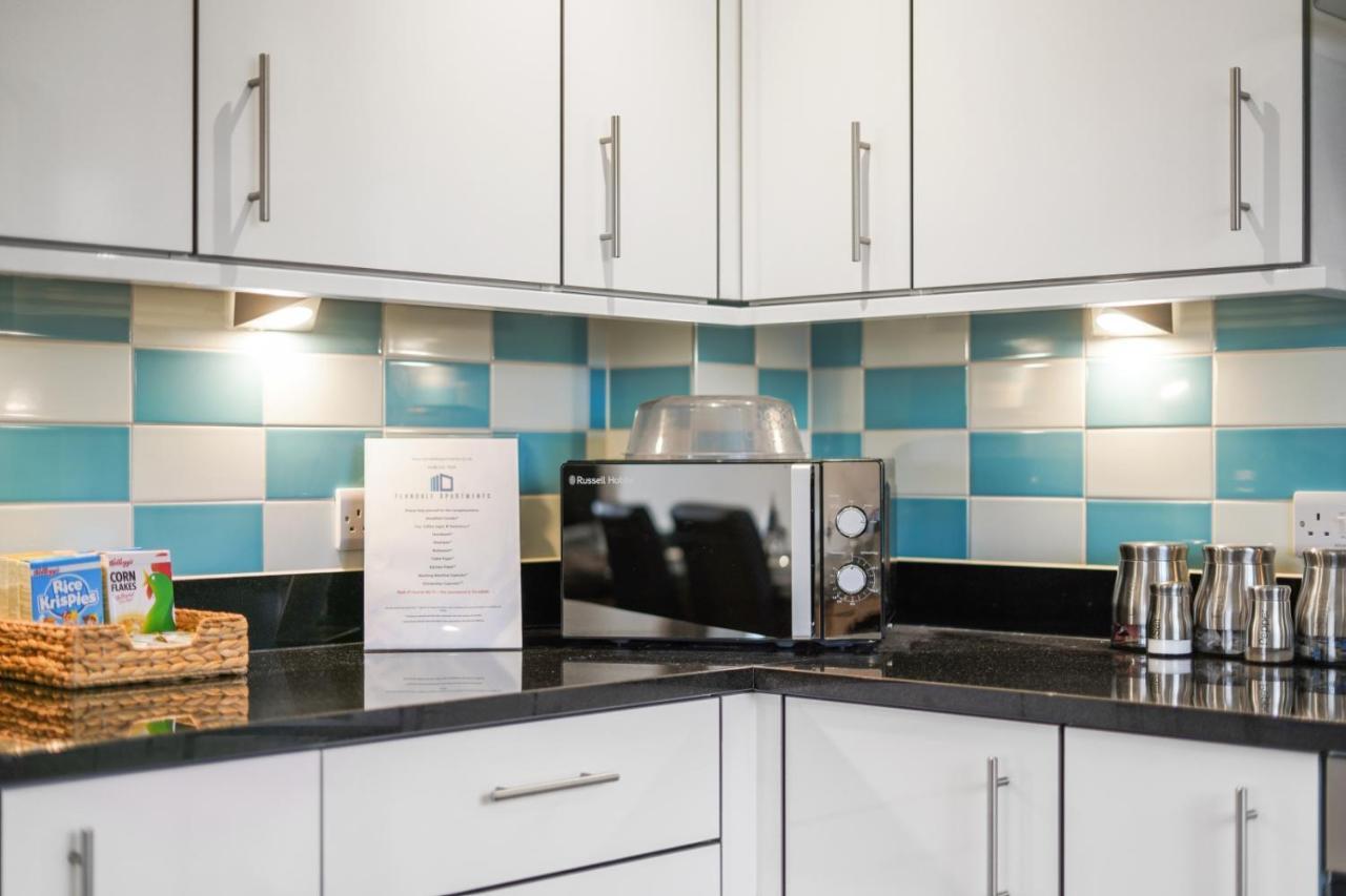 London Heathrow Living Serviced Apartments By Ferndale Stanwell Bagian luar foto
